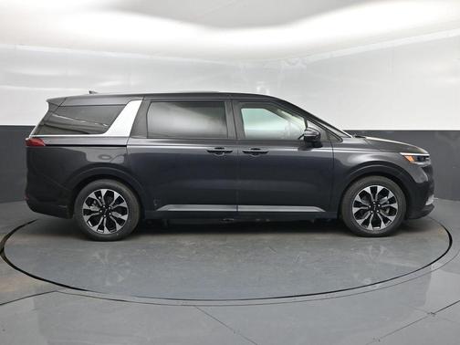 2022 Kia Carnival EX