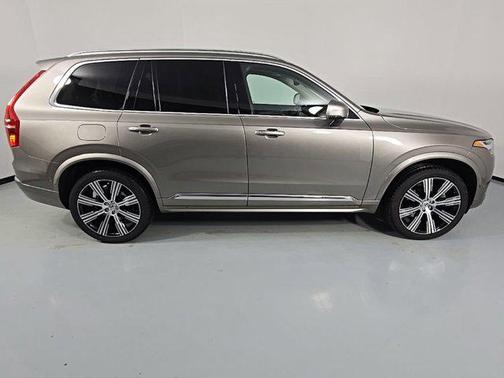 2022 Volvo XC90 T6 Inscription