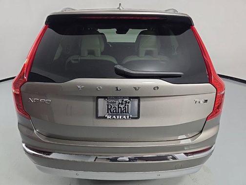2022 Volvo XC90 T6 Inscription