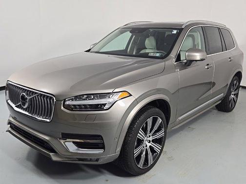 2022 Volvo XC90 T6 Inscription