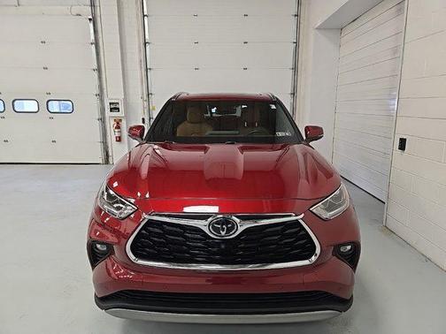 2022 Toyota Highlander Platinum