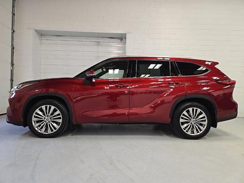 2022 Toyota Highlander Platinum
