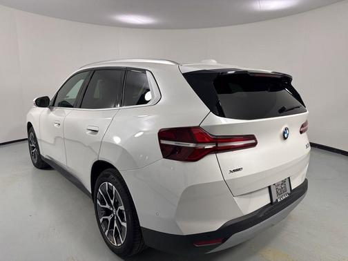Mineral White Metallic 2026 BMW X3 30 xDrive