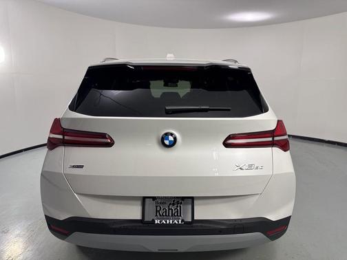 Mineral White Metallic 2026 BMW X3 30 xDrive