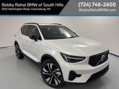 2025 Volvo XC40 B5 Plus Dark Theme