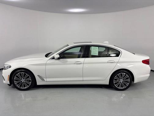 Alpine White 2019 BMW 530 xDrive