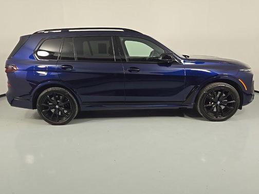 2024 BMW X7 M60i