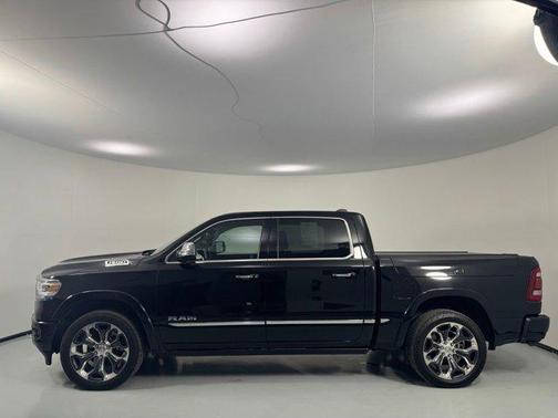 Diamond Black Crystal Pearlcoat 2020 RAM 1500 Limited