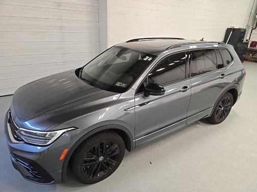 2022 Volkswagen Tiguan 2.0T SE R-Line Black 4MOTION