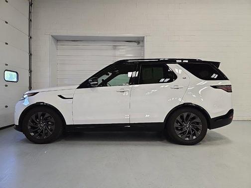 2023 Land Rover Discovery P300 S R-Dynamic