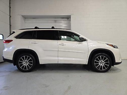 2018 Toyota Highlander SE