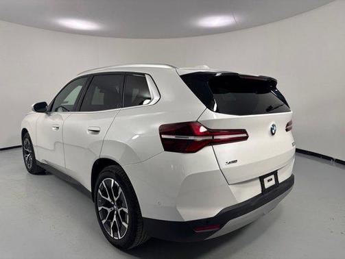 Mineral White Metallic 2025 BMW X3 30 xDrive
