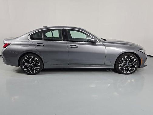 2025 BMW 330 xDrive