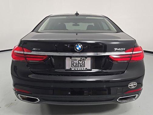 2019 BMW 740 xDrive