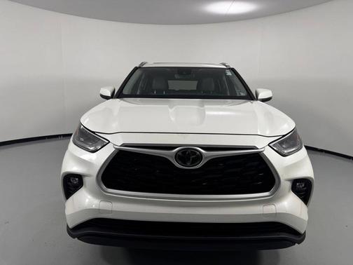 Blizzard Pearl 2021 Toyota Highlander XLE