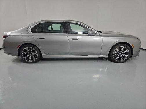 Silver Metallic 2025 BMW i7 xDrive60