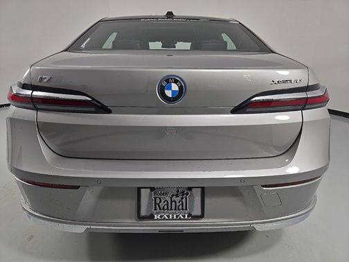 Silver Metallic 2025 BMW i7 xDrive60