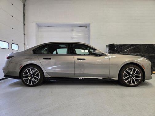 2025 BMW i7 xDrive60