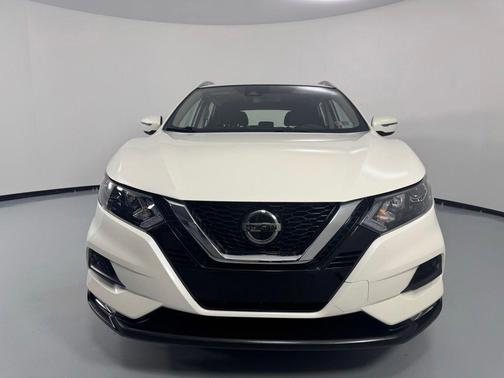 Pearl White Tricoat 2021 Nissan Rogue Sport SV