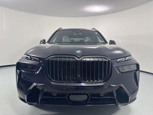 Carbon Black Metallic 2024 BMW X7 xDrive40i