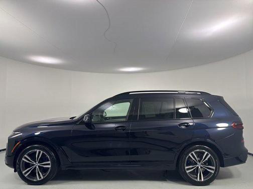 Carbon Black Metallic 2024 BMW X7 xDrive40i