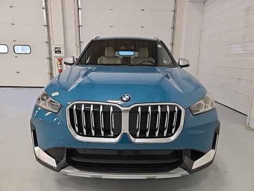 Blue Bay Lagoon Metallic 2023 BMW X1 xDrive28i