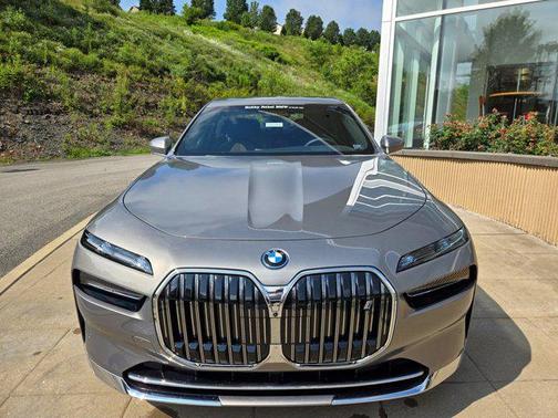 2025 BMW i7 xDrive60