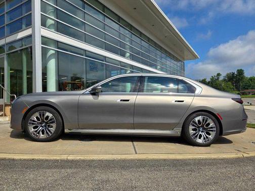 2025 BMW i7 xDrive60