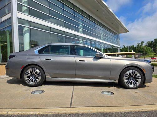 2025 BMW i7 xDrive60