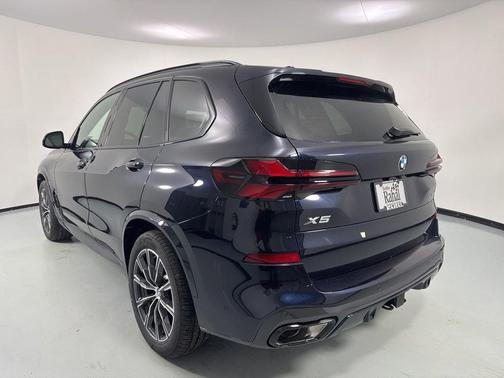 Carbon Black Metallic 2026 BMW X5 xDrive40i