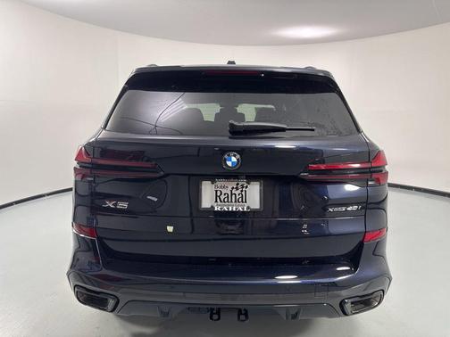 Carbon Black Metallic 2026 BMW X5 xDrive40i