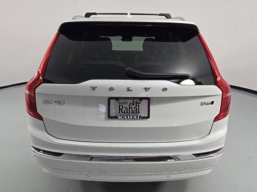 2023 Volvo XC90 B6 Ultimate 6-Seater