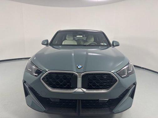 Cape York Green Metallic 2026 BMW X2 xDrive28i