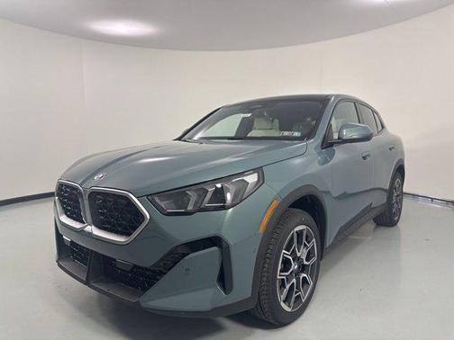 Cape York Green Metallic 2026 BMW X2 xDrive28i