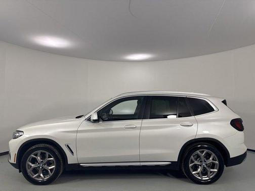 Mineral White Metallic 2023 BMW X3 xDrive30i