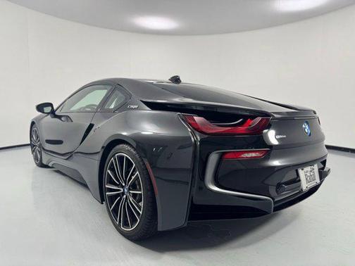 Sophisto Gray Metallic w/BMW i Frozen Blue Accent 2019 BMW i8 Base