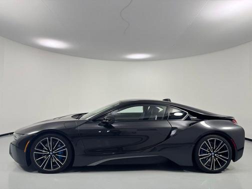 Sophisto Gray Metallic w/BMW i Frozen Blue Accent 2019 BMW i8 Base