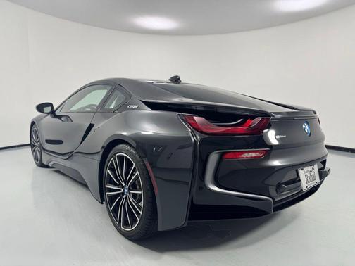Sophisto Gray Metallic w/BMW i Frozen Blue Accent 2019 BMW i8 Base