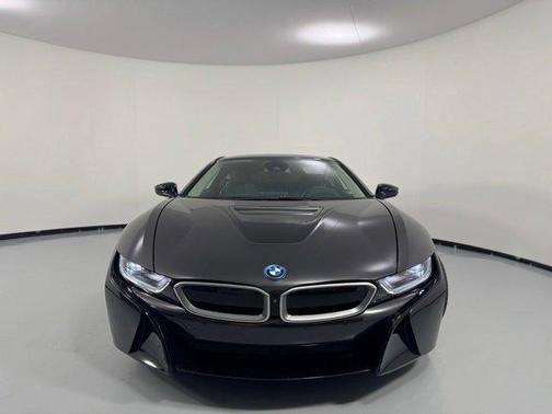 Sophisto Gray Metallic w/BMW i Frozen Blue Accent 2019 BMW i8 Base