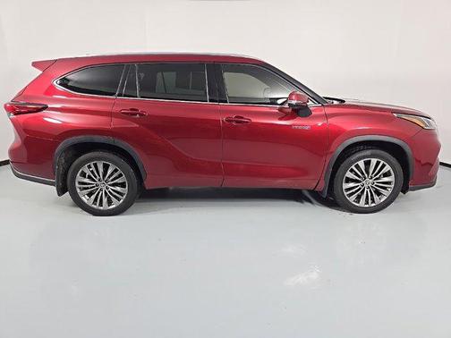 2021 Toyota Highlander Hybrid Platinum