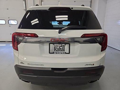 2022 GMC Acadia AWD AT4