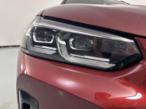 Aventurin Red Metallic 2024 BMW X3 M40i