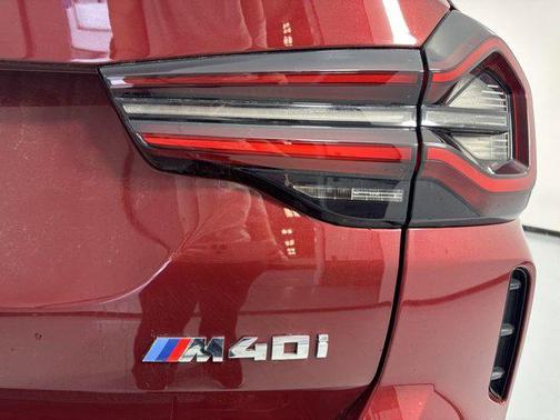 Aventurin Red Metallic 2024 BMW X3 M40i