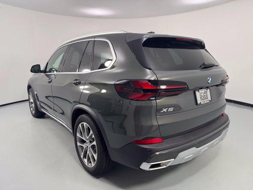 Dravit Grey Metallic 2026 BMW X5 xDrive40i