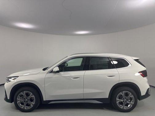 Alpine White 2026 BMW X1 xDrive28i