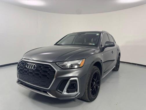 Daytona Gray Pearl Effect 2023 Audi Q5 45 S line Premium Plus