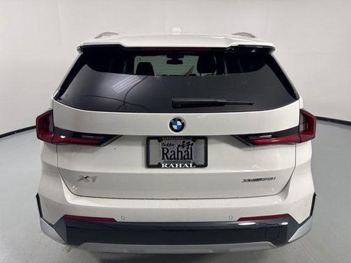 Alpine White 2026 BMW X1 xDrive28i