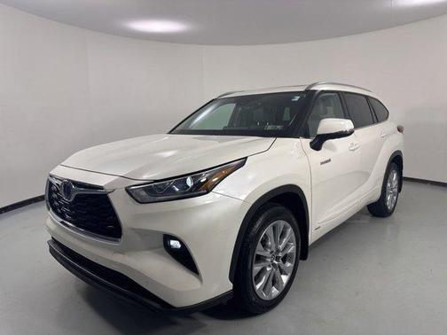 Blizzard Pearl 2021 Toyota Highlander Hybrid Limited