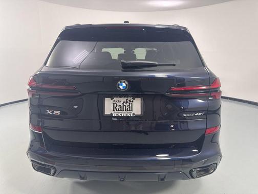Carbon Black Metallic 2026 BMW X5 xDrive40i