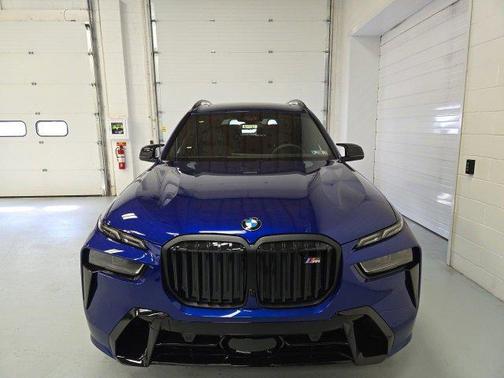 2025 BMW X7 M60i